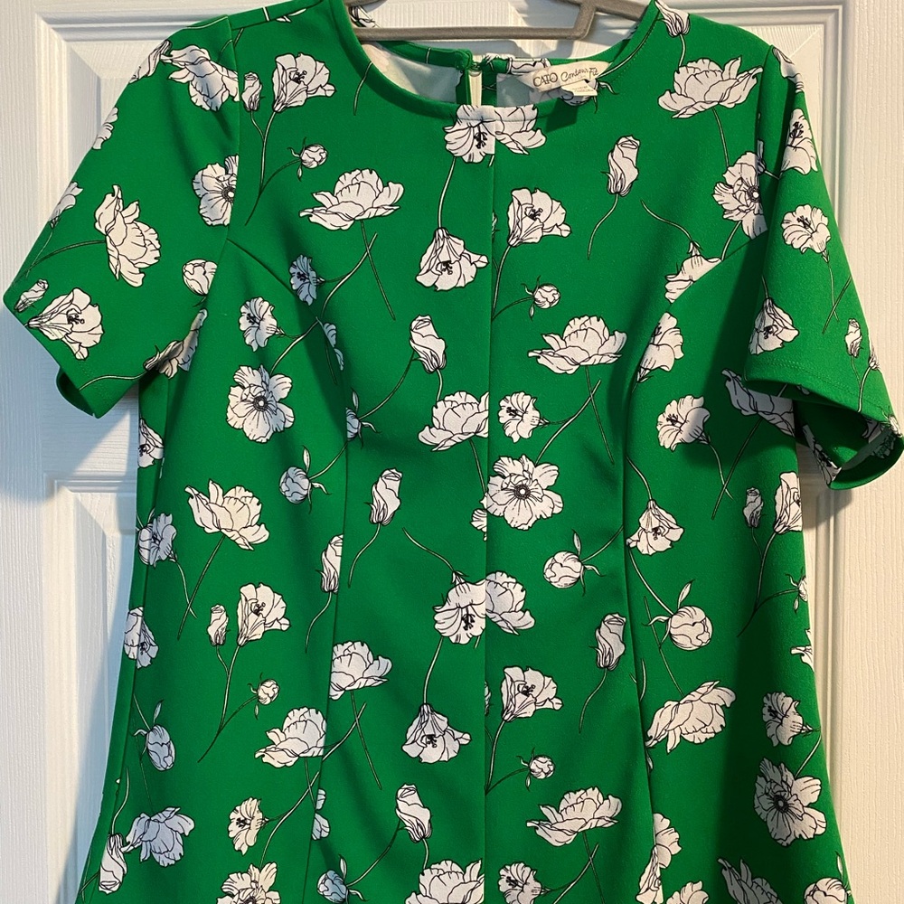 NWOT Cato Contour Fit Green Floral Blouse
